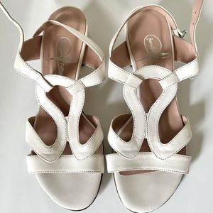 Vero Cuoio white leather sandals